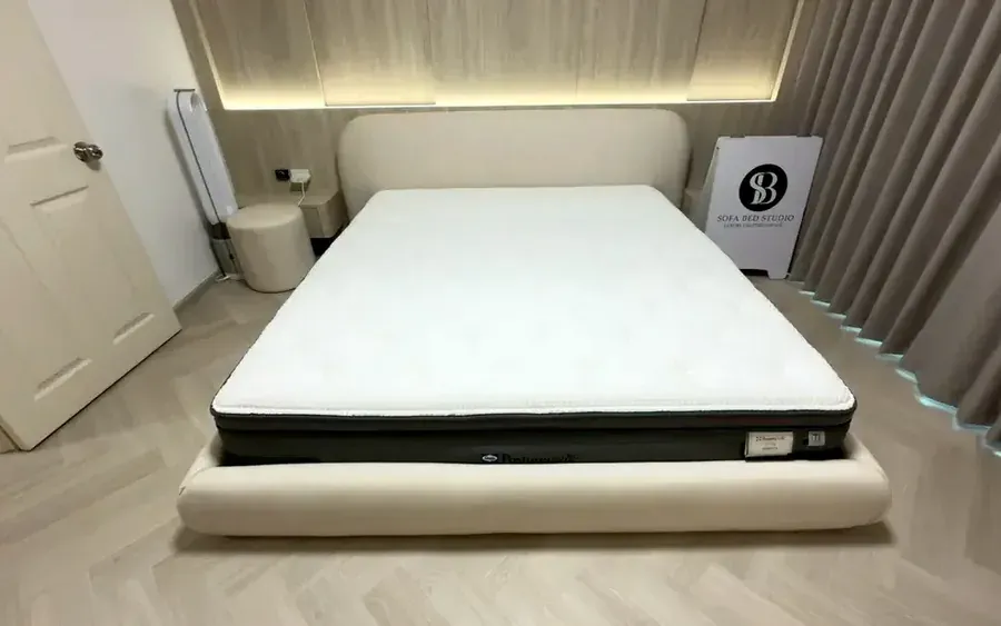 Bed placement and headboard direction