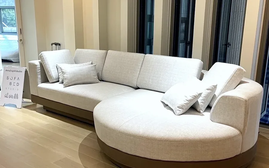 Leather samples for made-to-measure furniture