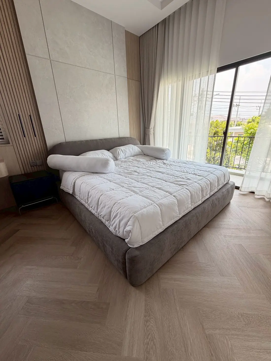 ผลงานหัวเตียงทรงโค้ง Sofa Bed Studio