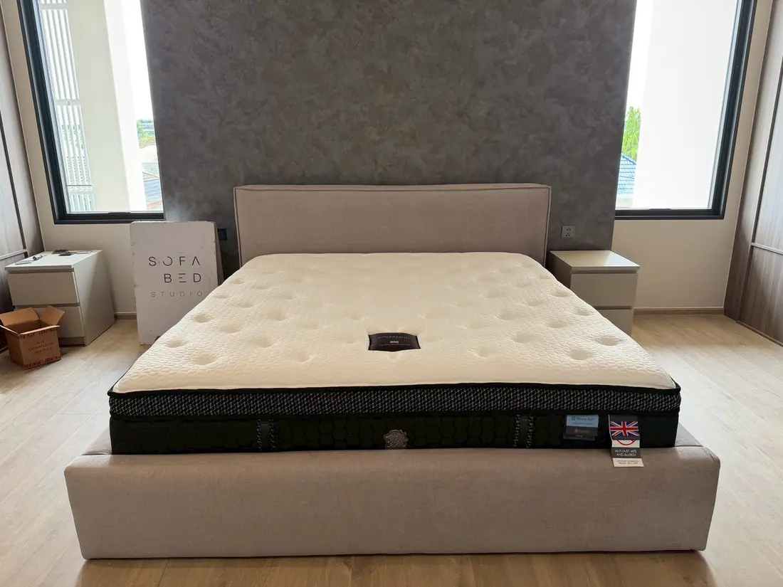 ผลงานหัวเตียงพาแนลเรียบ Sofa Bed Studio