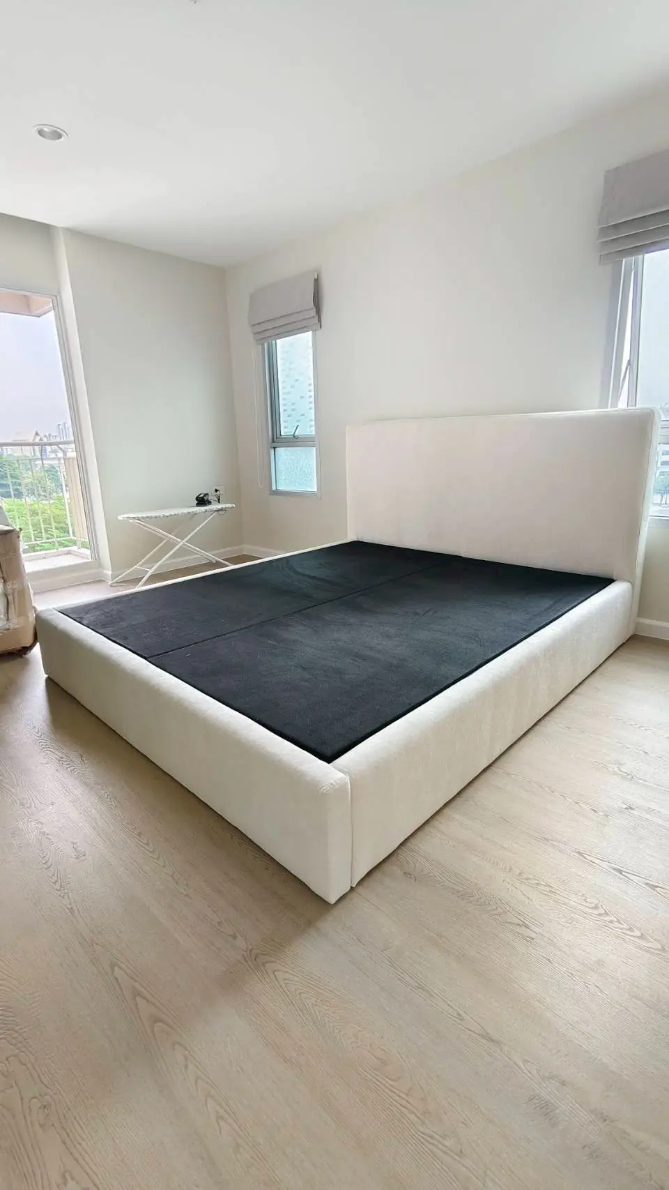 ผลงานหัวเตียงพาแนลเรียบ Sofa Bed Studio