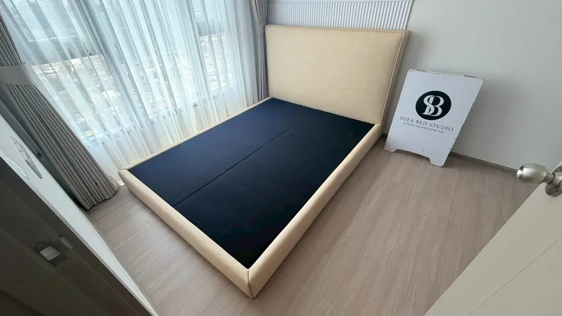 ผลงานหัวเตียงพาแนลเรียบ Sofa Bed Studio