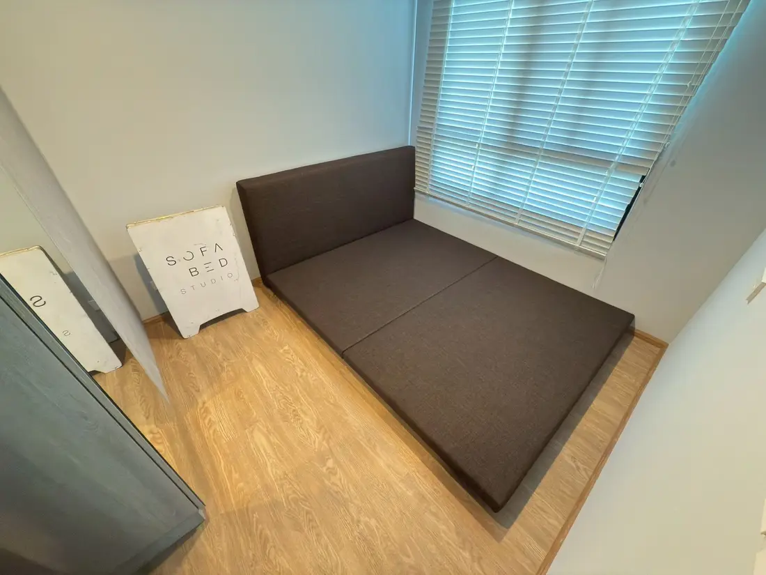 ผลงานหัวเตียงพาแนลเรียบ Sofa Bed Studio