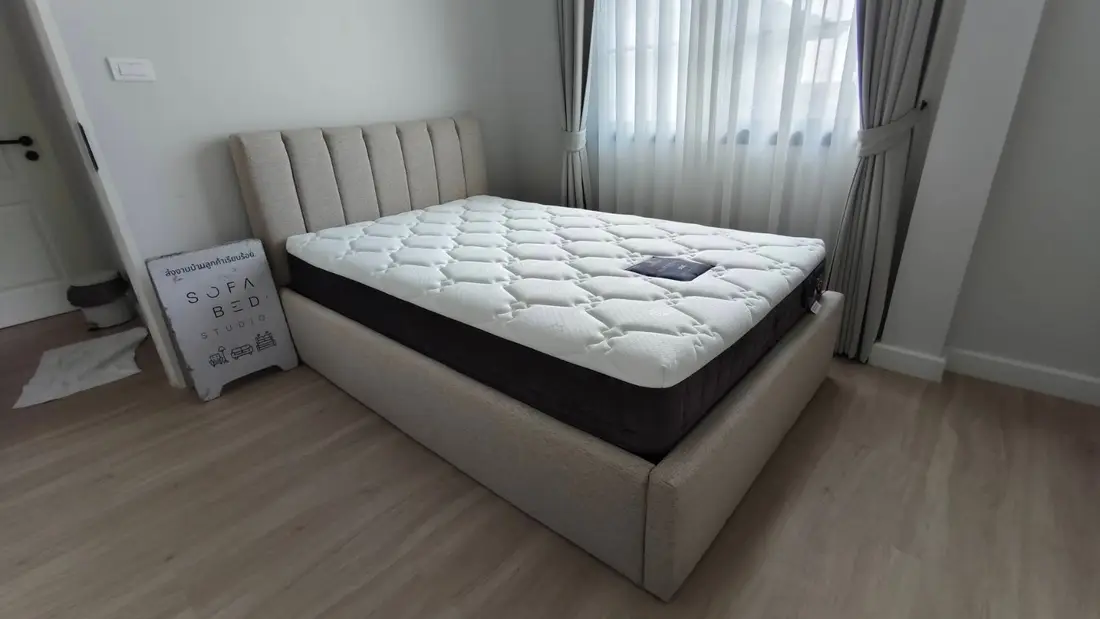 ผลงานหัวเตียงเส้นแนวตั้ง Sofa Bed Studio