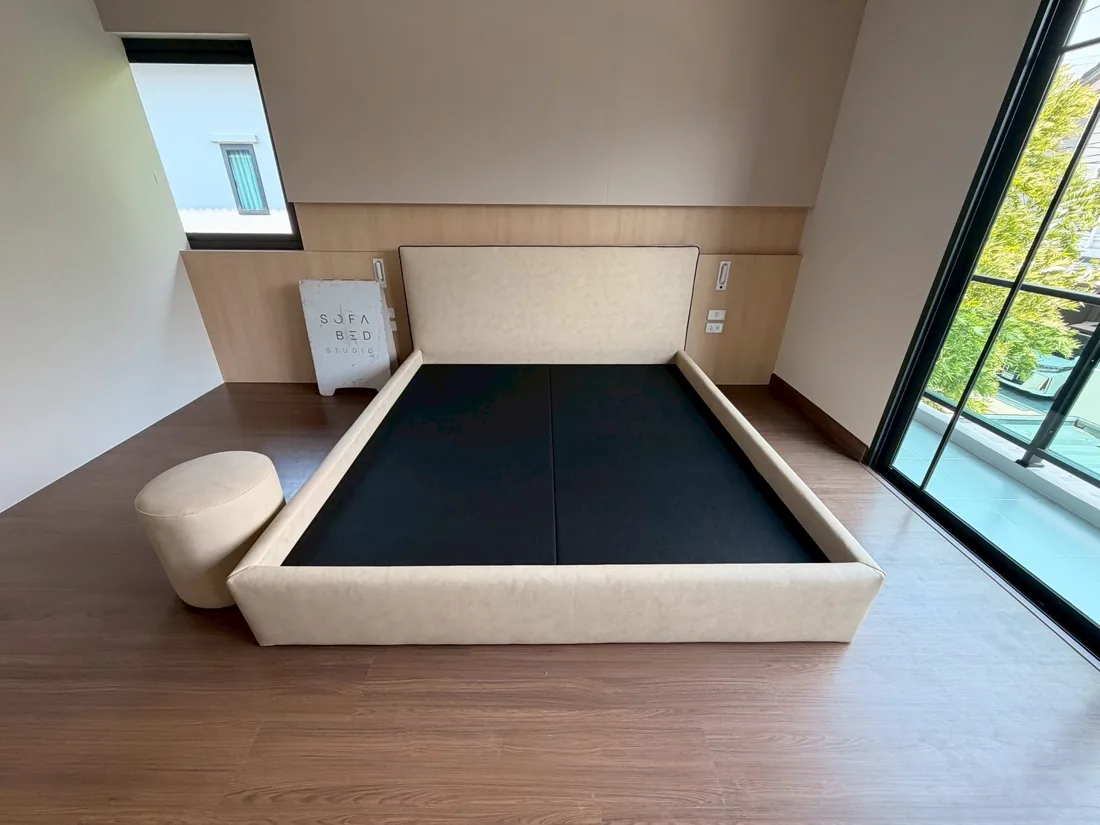 Single Panel completed by Sofa Bed Studio, image 6