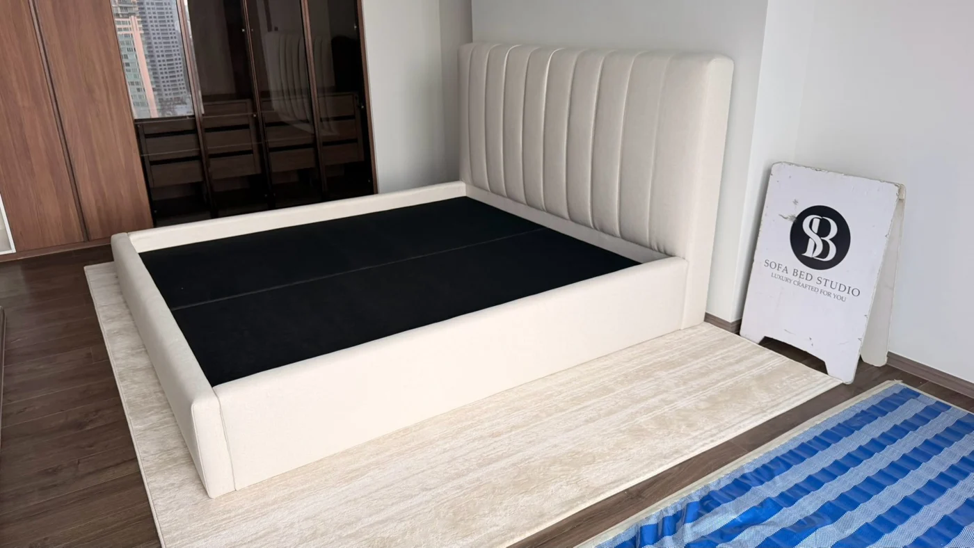 หัวเตียงเส้นแนวตั้ง ผลงานสั่งทำจริงโดย Sofa Bed Studio · VL-001