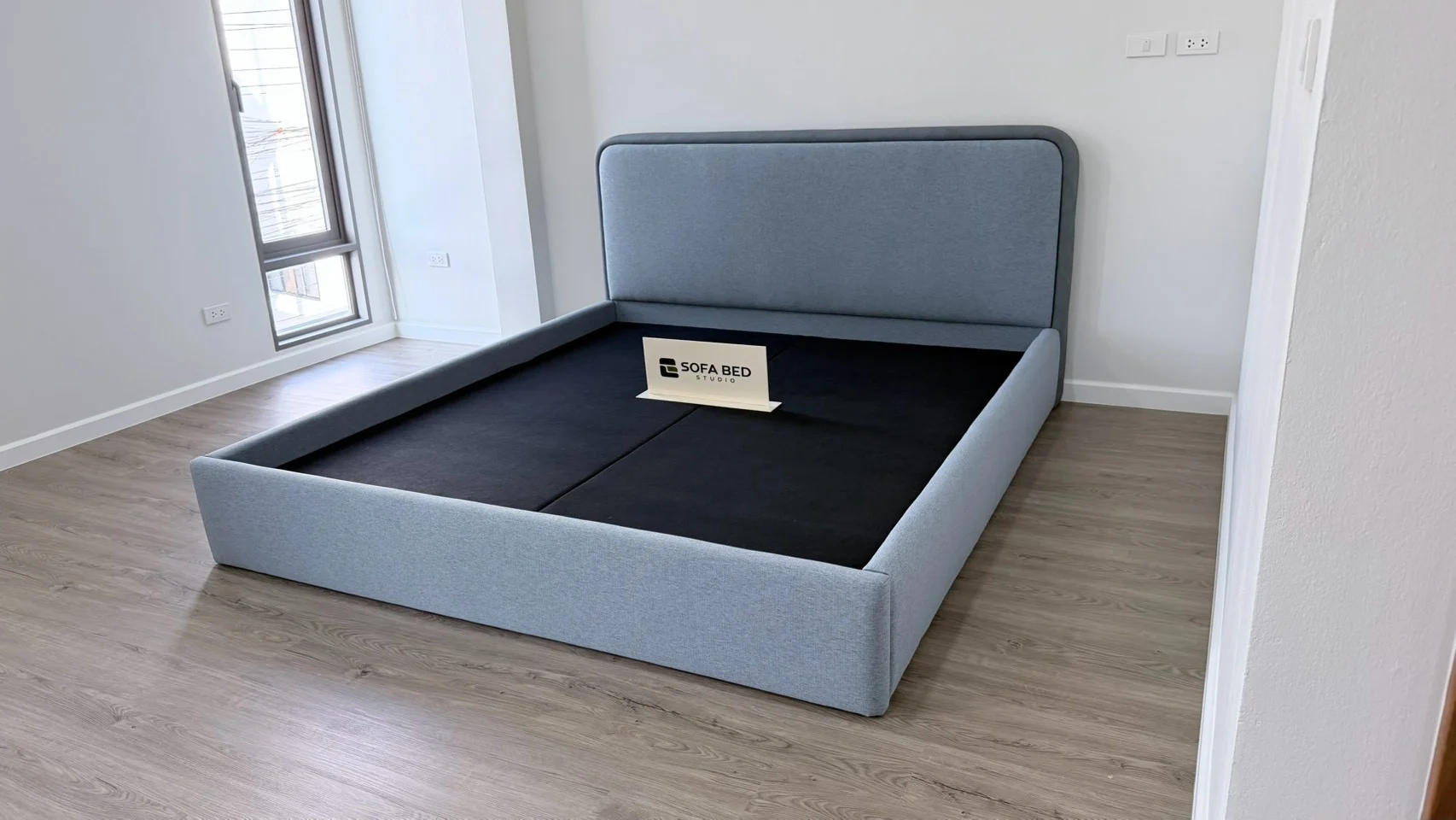 หัวเตียงทรงโค้ง ผลงานสั่งทำจริงโดย Sofa Bed Studio · CV-071