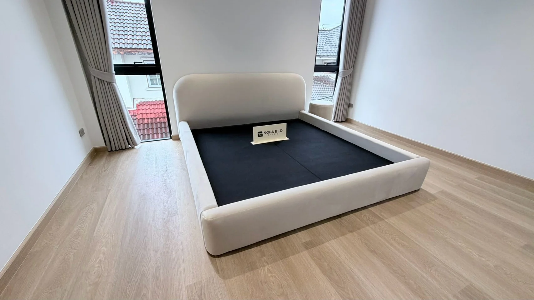 หัวเตียงทรงโค้ง ผลงานสั่งทำจริงโดย Sofa Bed Studio · CV-069