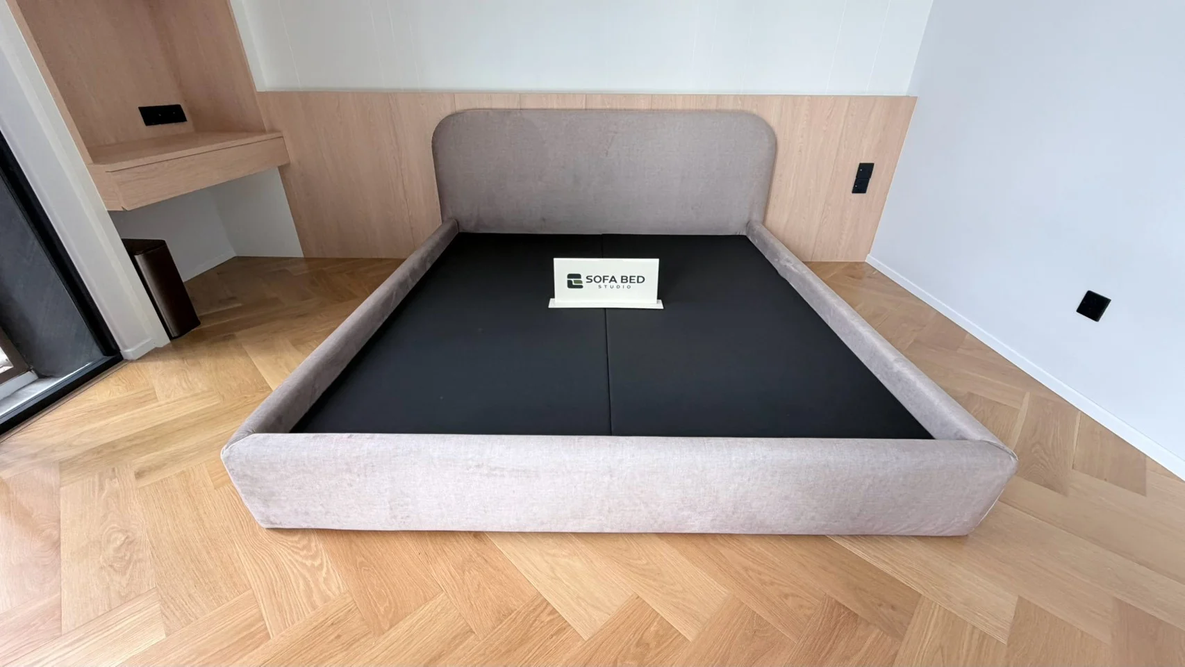 หัวเตียงทรงโค้ง ผลงานสั่งทำจริงโดย Sofa Bed Studio · CV-072