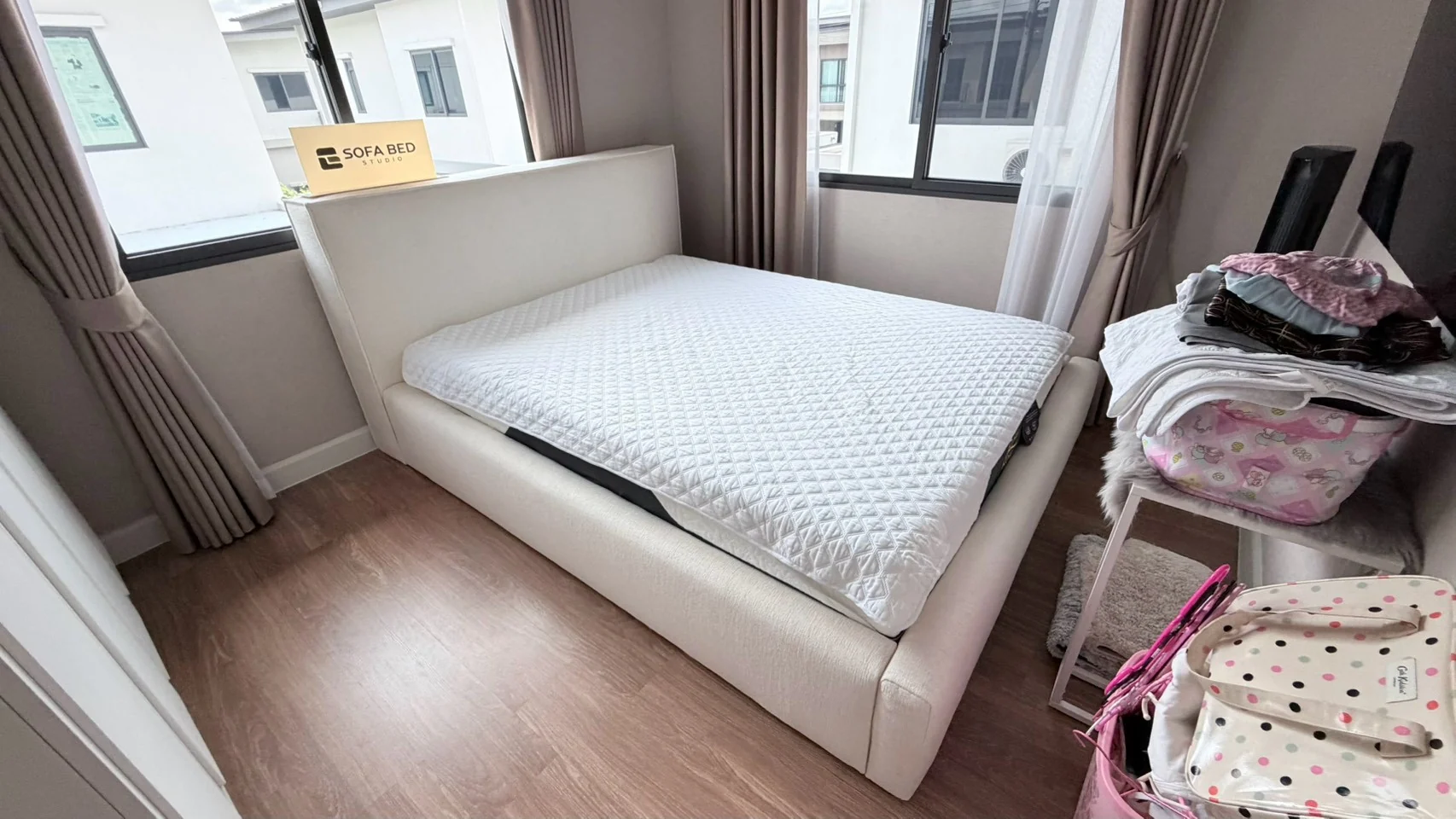 หัวเตียงพาแนลเรียบ ผลงานสั่งทำจริงโดย Sofa Bed Studio · SP-071