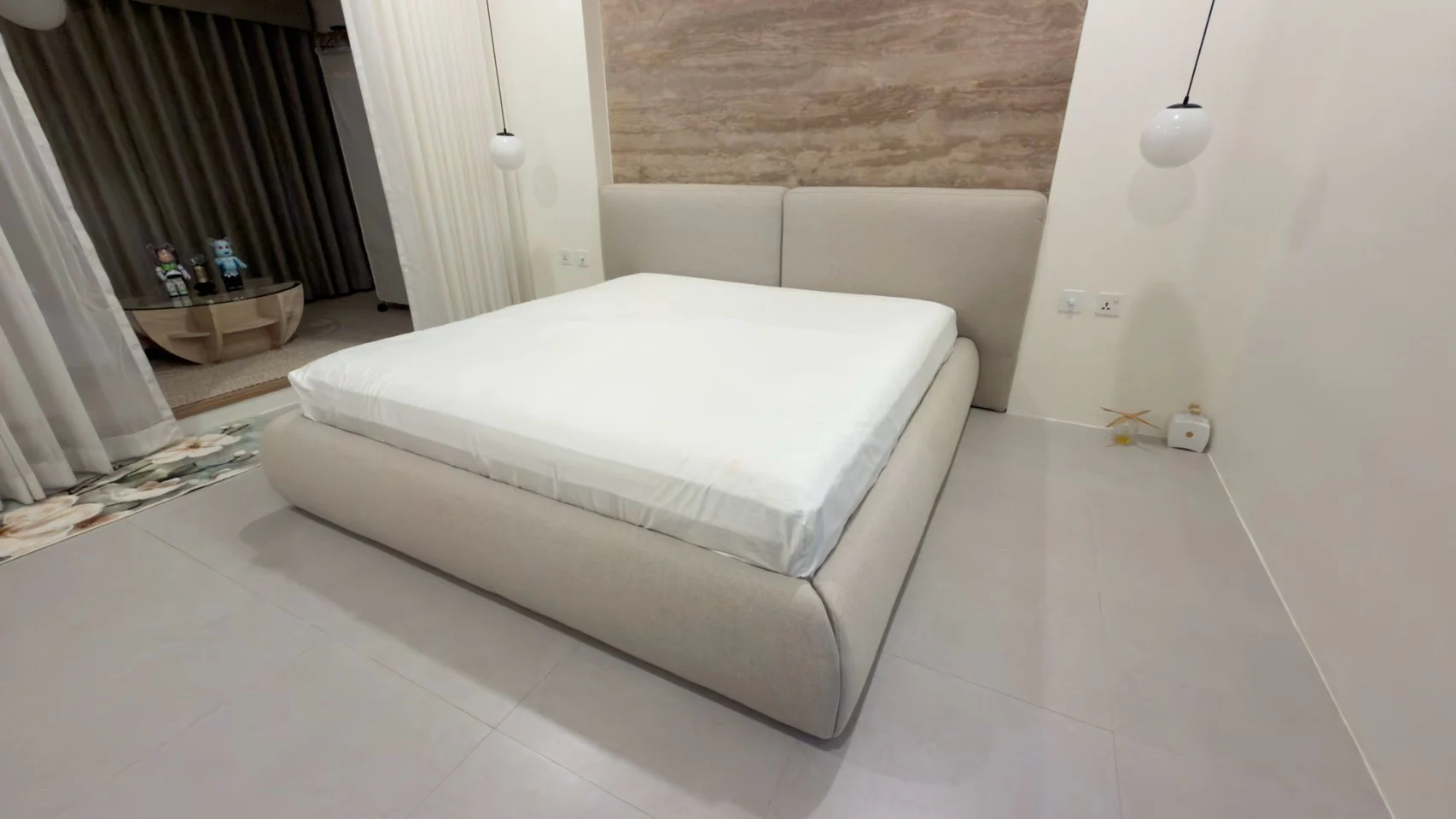 เตียงฐานกว้างสีครีมพร้อมฟูกและหัวเตียงเข้าชุด · Sofa Bed Studio · PW-019